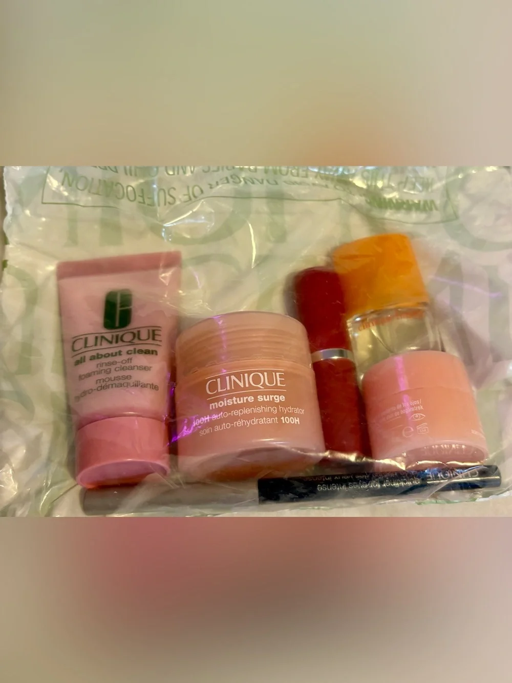 Clinique Beauty Essentials Set - Pink, Peach, Orange, Green